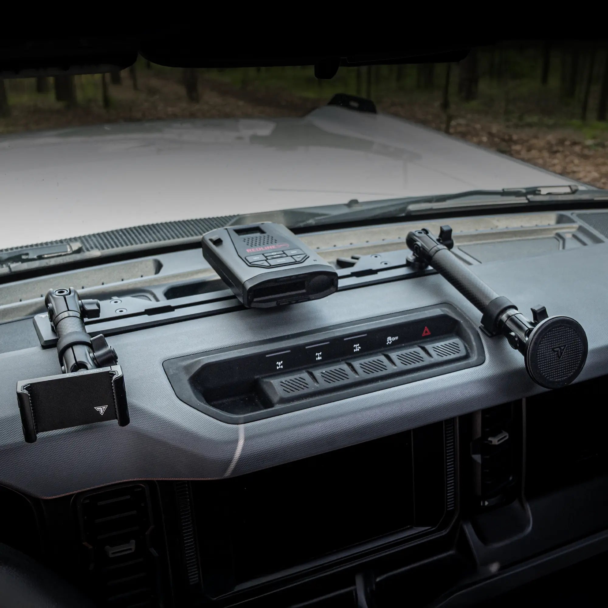 TRAXX™ - Slim Track Dash Bracket With Dual MagSafe Phone Mounts | 2021-2026 Ford Bronco & Bronco Raptor (Non-Sport)