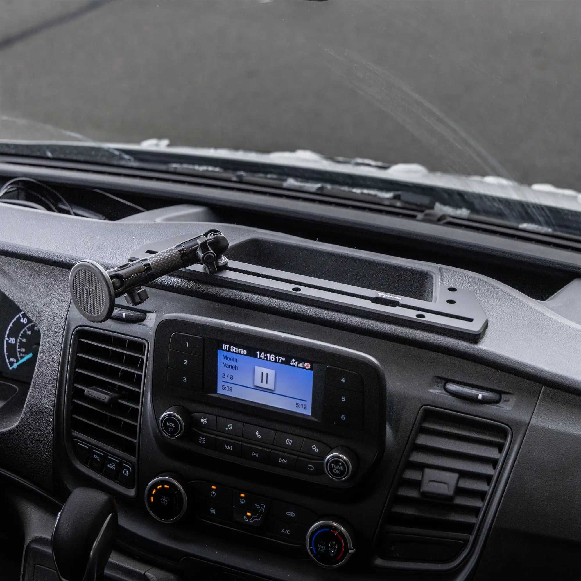 TRAXX™ - Slim Track Dash Bracket With MagSafe Phone Mount | 2020+ Ford Transit (Not Compatible With Transit Connect)