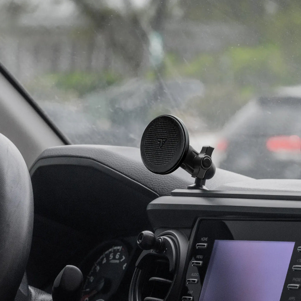 TRAXX™ - Slim Track Dash Bracket With MagSafe Phone Mount | 2016 - 2023 Toyota Tacoma